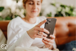 Digitale Therapie bei kognitivem Abbau per Smartphone im Alltag